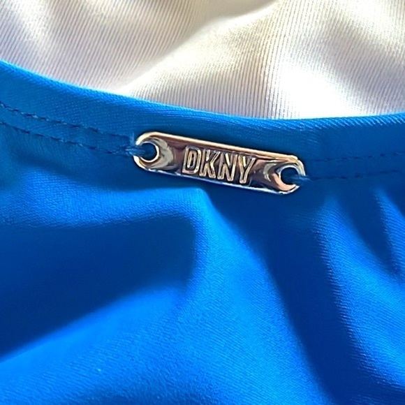 Brand New DKNY Blue Peek A Boo Twist One Piece Swimsuit 50+ UPF 4-Way Stretch - Picture 10 of 16